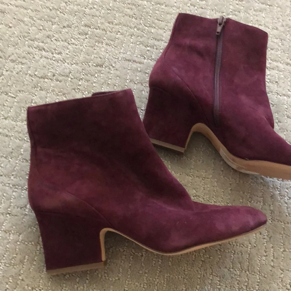 Sued Bootie size 8.5 - Picture 3 of 12